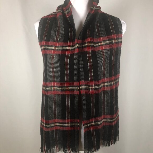 Black & Red Plaid Winter Scarf (Unisex) - Picture 4 of 10